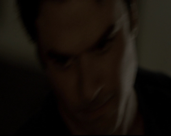 VampireDiariesWorld-dot-org_5x05MontersBall2245.jpg