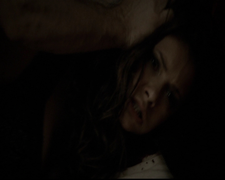 VampireDiariesWorld-dot-org_5x05MontersBall2246.jpg