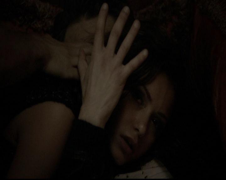 VampireDiariesWorld-dot-org_5x05MontersBall2262.jpg