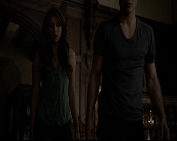 VampireDiariesWorld-dot-org_5x05MontersBall2274.jpg