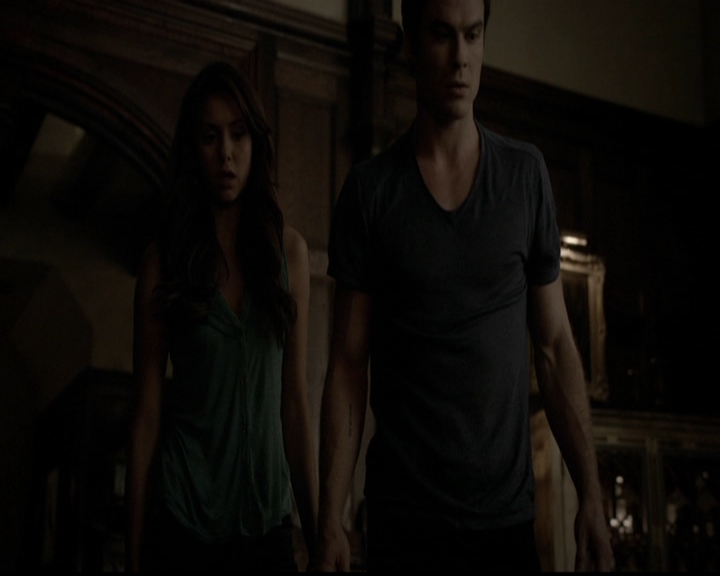 VampireDiariesWorld-dot-org_5x05MontersBall2275.jpg