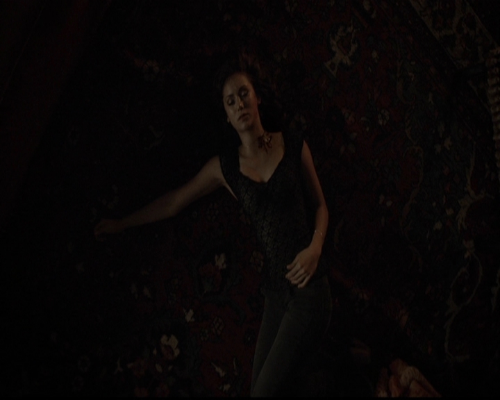 VampireDiariesWorld-dot-org_5x05MontersBall2279.jpg