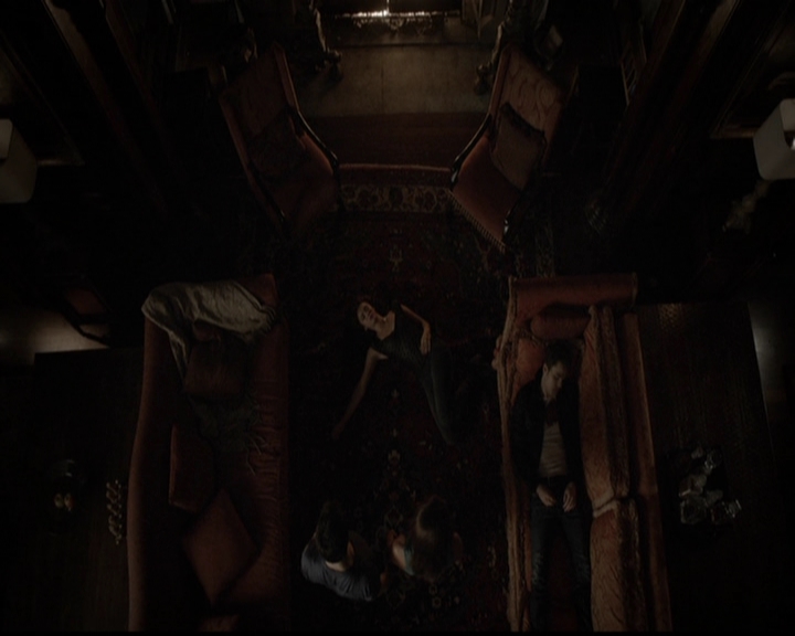 VampireDiariesWorld-dot-org_5x05MontersBall2291.jpg