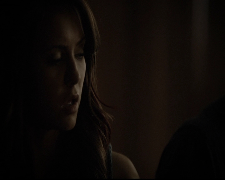 VampireDiariesWorld-dot-org_5x05MontersBall2294.jpg