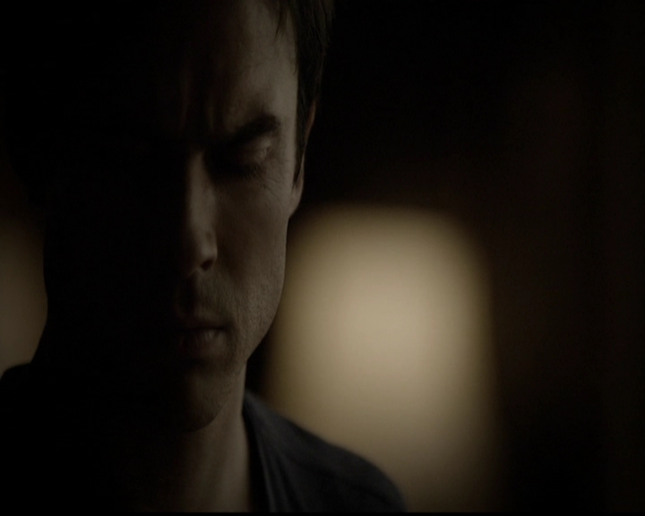 VampireDiariesWorld-dot-org_5x05MontersBall2296.jpg