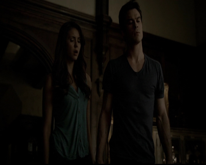 VampireDiariesWorld-dot-org_5x05MontersBall2301.jpg