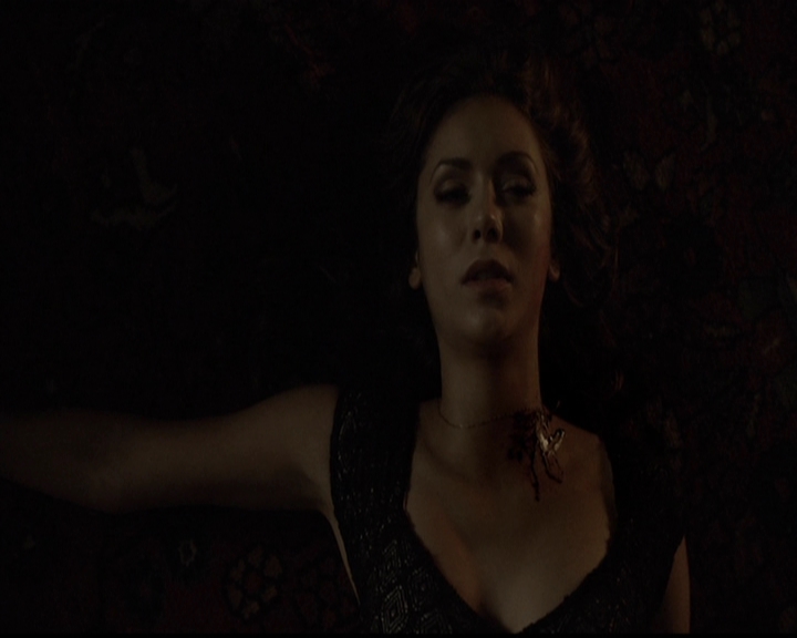 VampireDiariesWorld-dot-org_5x05MontersBall2309.jpg