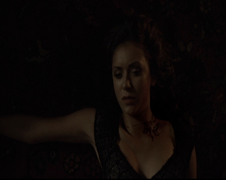 VampireDiariesWorld-dot-org_5x05MontersBall2314.jpg