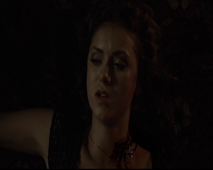 VampireDiariesWorld-dot-org_5x05MontersBall2320.jpg