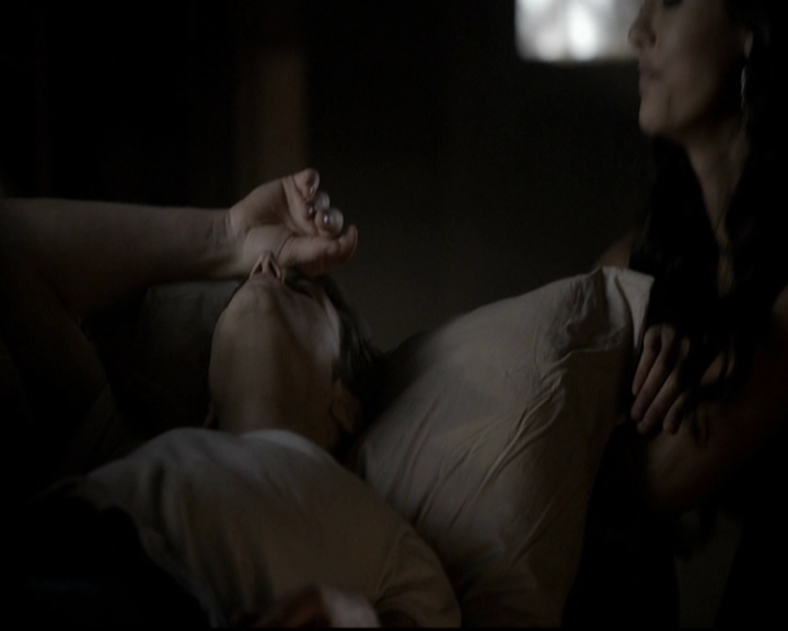 VampireDiariesWorld-dot-org_5x06HandleWithCare0457.jpg