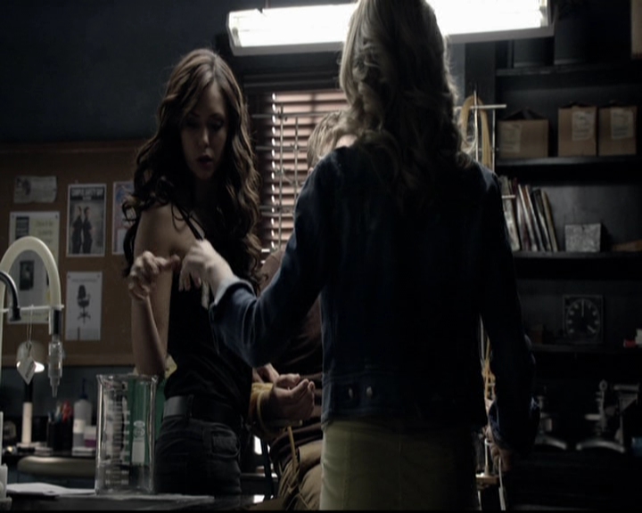 VampireDiariesWorld-dot-org_5x06HandleWithCare0951.jpg