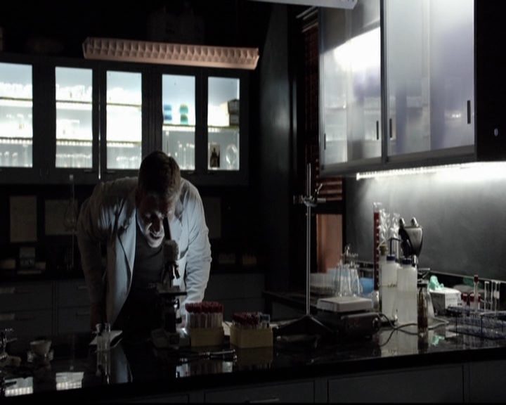 VampireDiariesWorld-dot-org_5x06HandleWithCare1948.jpg