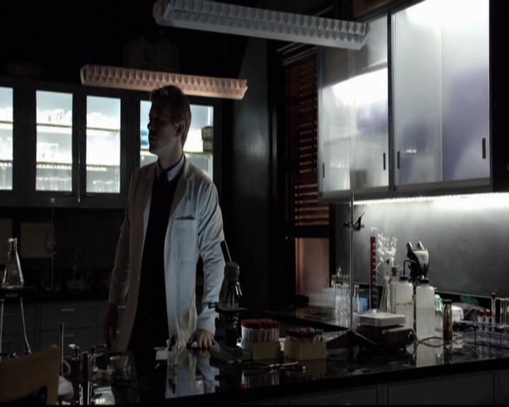 VampireDiariesWorld-dot-org_5x06HandleWithCare1951.jpg