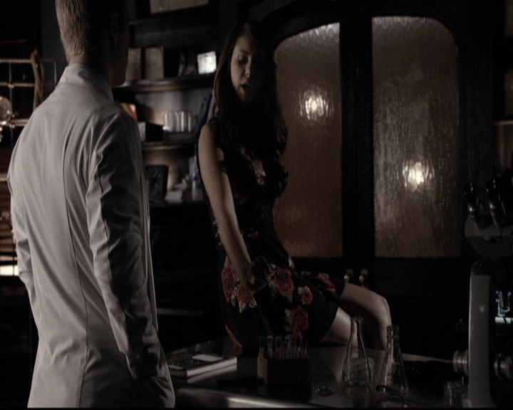 VampireDiariesWorld-dot-org_5x06HandleWithCare1979.jpg