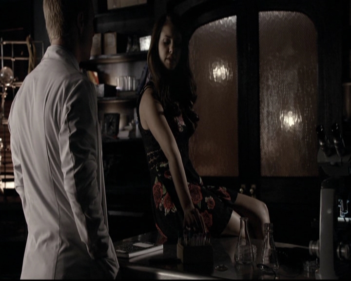 VampireDiariesWorld-dot-org_5x06HandleWithCare1980.jpg