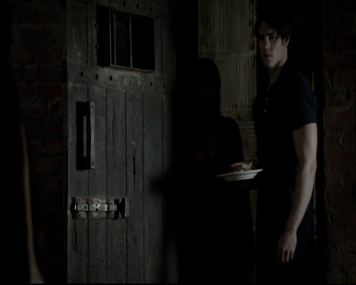 VampireDiariesWorld-dot-org_5x07DeathAndTheMaiden0803.jpg