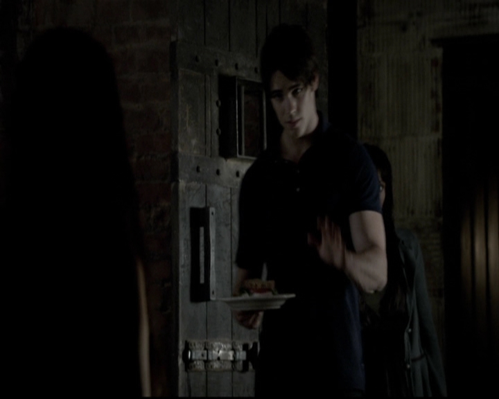 VampireDiariesWorld-dot-org_5x07DeathAndTheMaiden0806.jpg