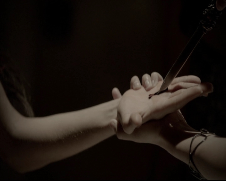 VampireDiariesWorld-dot-org_5x07DeathAndTheMaiden1367.jpg