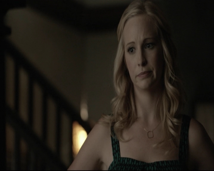 VampireDiariesWorld-dot-org_5x08DeadManOnCampus-deletedscene0011.jpg