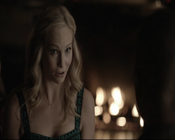 VampireDiariesWorld-dot-org_5x08DeadManOnCampus-deletedscene0020.jpg