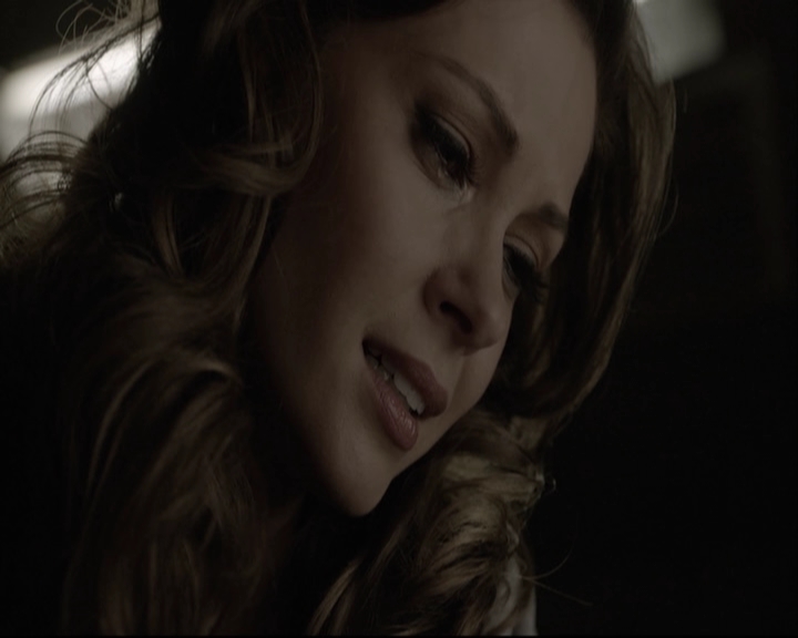 VampireDiariesWorld-dot-org_5x08DeadManOnCampus-deletedscene0106.jpg
