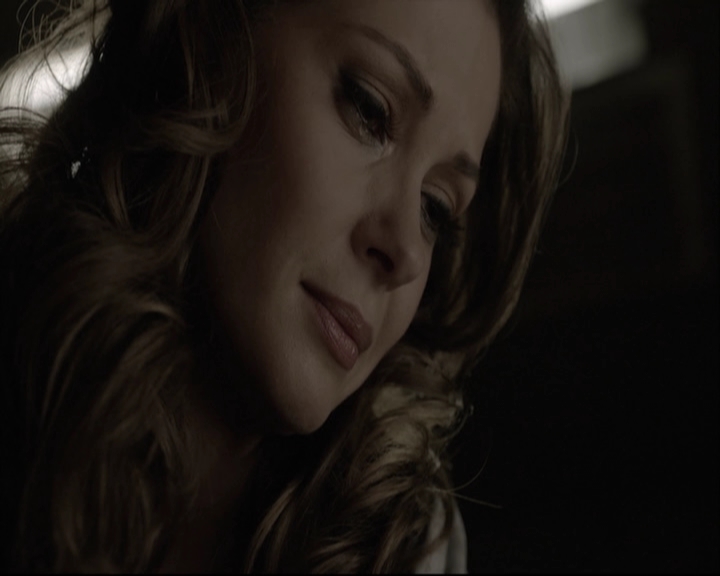 VampireDiariesWorld-dot-org_5x08DeadManOnCampus-deletedscene0111.jpg