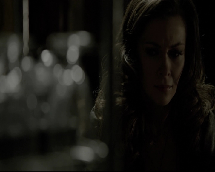 VampireDiariesWorld-dot-org_5x08DeadManOnCampus-deletedscene0119.jpg