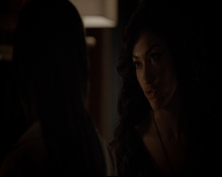 VampireDiariesWorld-dot-org_5x08DeadManOnCampus0035.jpg
