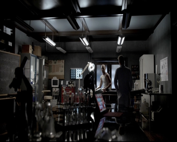 VampireDiariesWorld-dot-org_5x08DeadManOnCampus0039.jpg