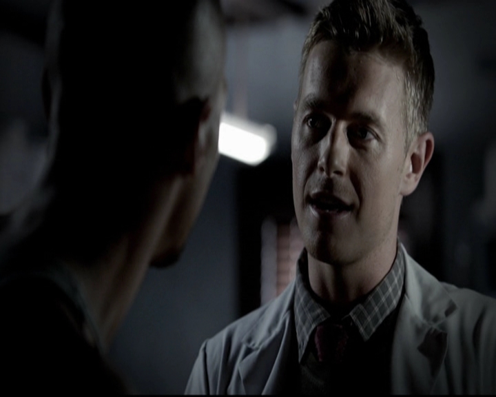 VampireDiariesWorld-dot-org_5x08DeadManOnCampus0041.jpg
