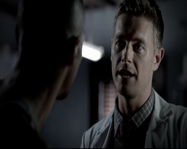 VampireDiariesWorld-dot-org_5x08DeadManOnCampus0042.jpg