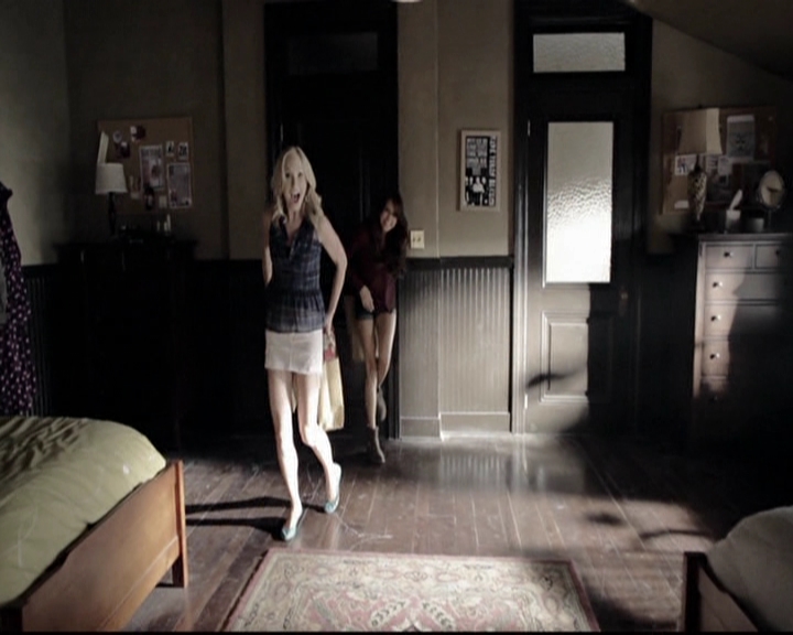 VampireDiariesWorld-dot-org_5x08DeadManOnCampus0147.jpg