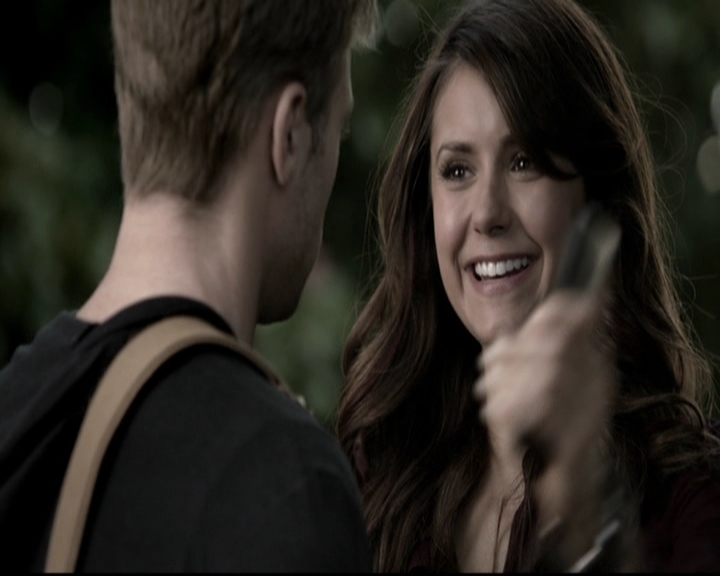 VampireDiariesWorld-dot-org_5x08DeadManOnCampus0369.jpg