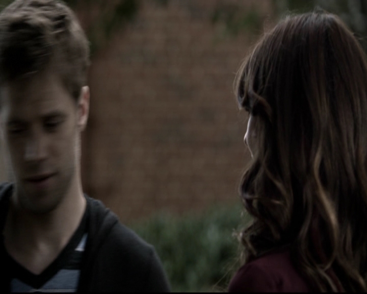 VampireDiariesWorld-dot-org_5x08DeadManOnCampus0370.jpg