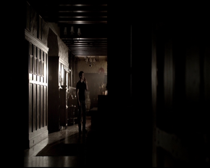 VampireDiariesWorld-dot-org_5x08DeadManOnCampus0374.jpg