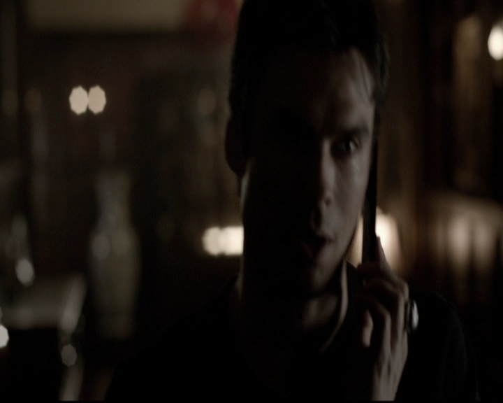 VampireDiariesWorld-dot-org_5x08DeadManOnCampus0377.jpg