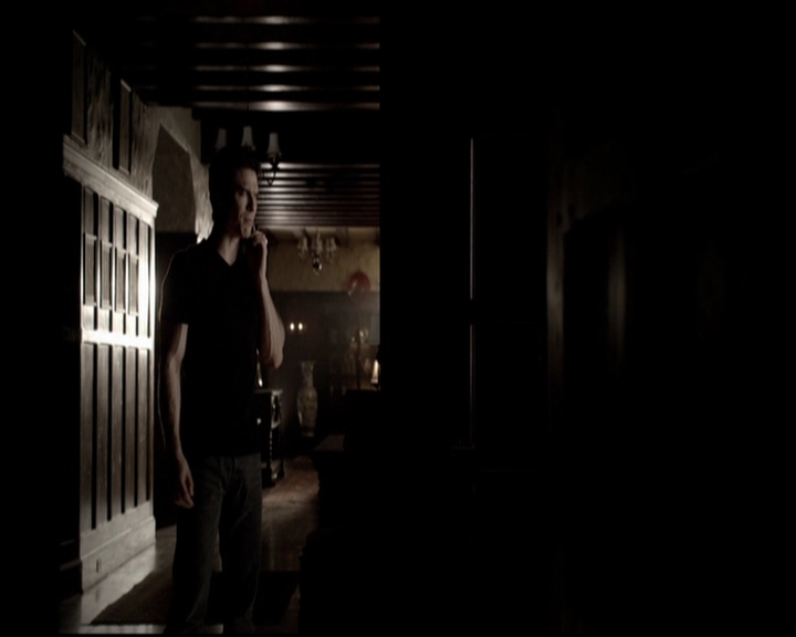 VampireDiariesWorld-dot-org_5x08DeadManOnCampus0385.jpg