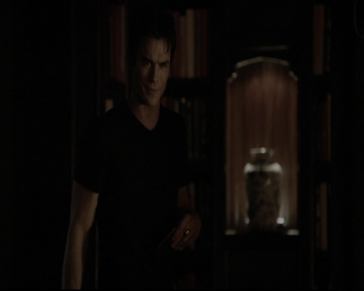 VampireDiariesWorld-dot-org_5x08DeadManOnCampus0403.jpg