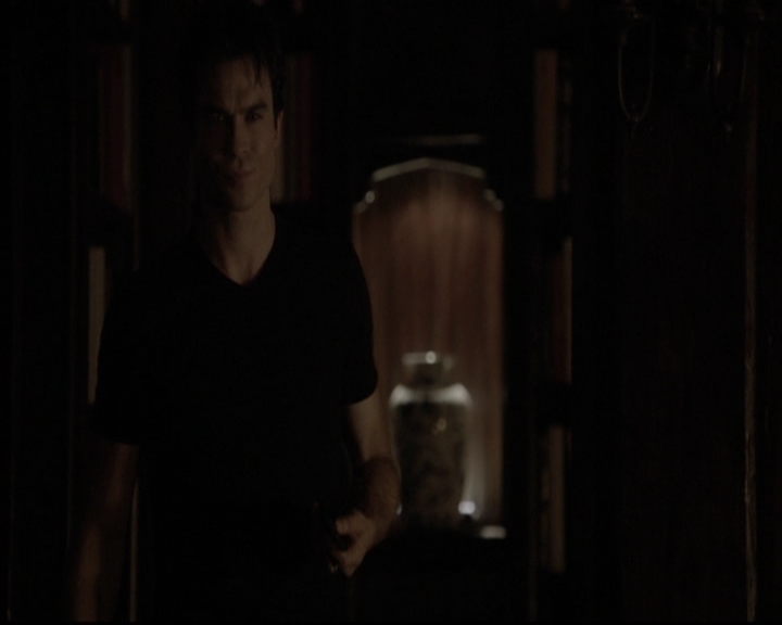 VampireDiariesWorld-dot-org_5x08DeadManOnCampus0404.jpg