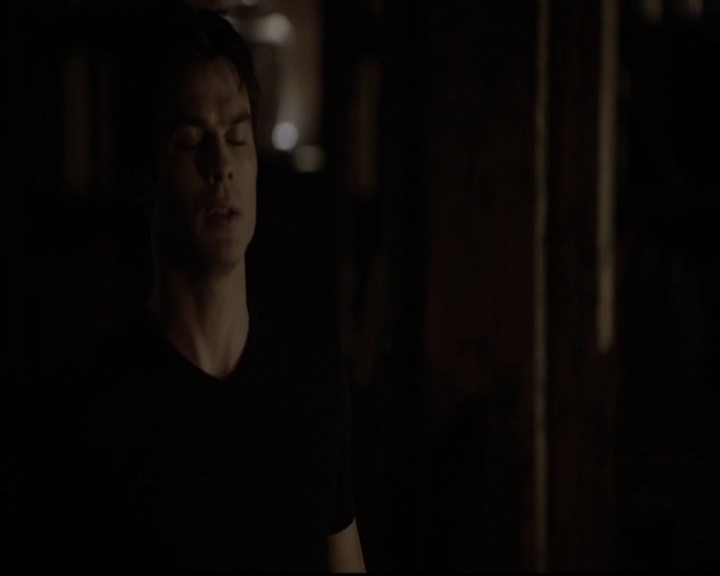 VampireDiariesWorld-dot-org_5x08DeadManOnCampus0409.jpg