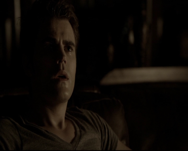 VampireDiariesWorld-dot-org_5x08DeadManOnCampus0429.jpg