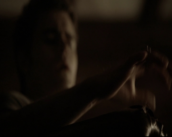 VampireDiariesWorld-dot-org_5x08DeadManOnCampus0437.jpg VampireDiariesWorld-dot-org_5x08DeadManOnCampus0437.jpg