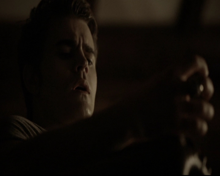 VampireDiariesWorld-dot-org_5x08DeadManOnCampus0438.jpg