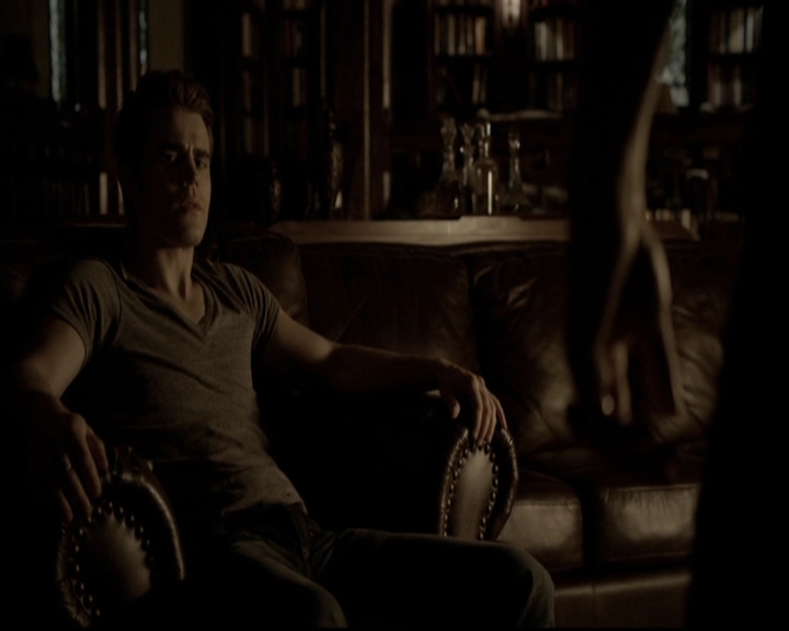VampireDiariesWorld-dot-org_5x08DeadManOnCampus0443.jpg