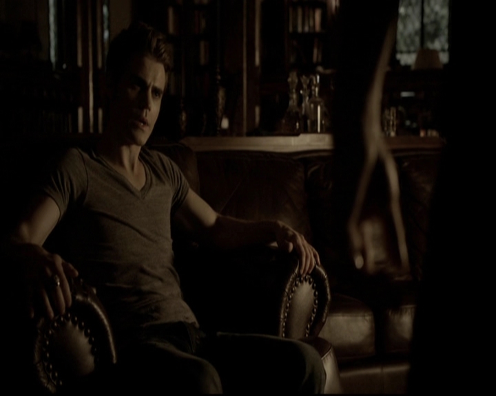 VampireDiariesWorld-dot-org_5x08DeadManOnCampus0445.jpg