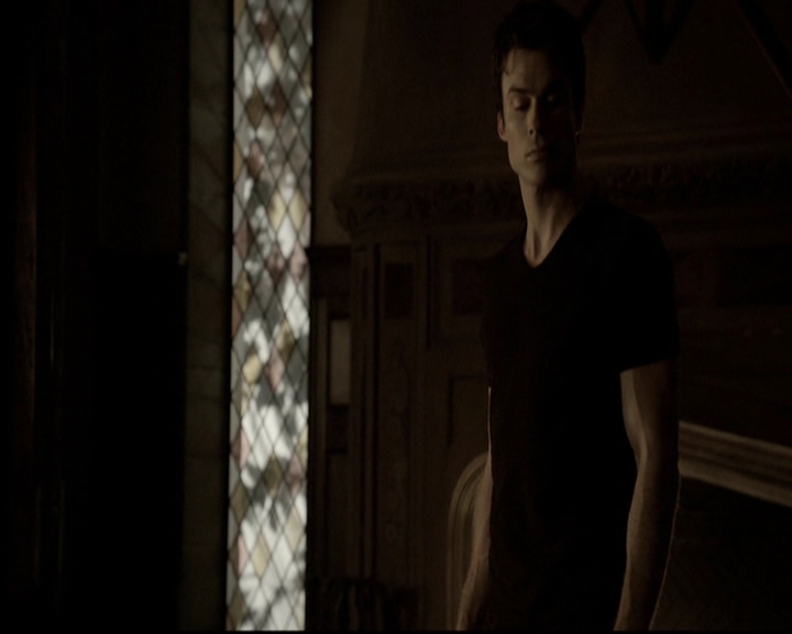 VampireDiariesWorld-dot-org_5x08DeadManOnCampus0450.jpg