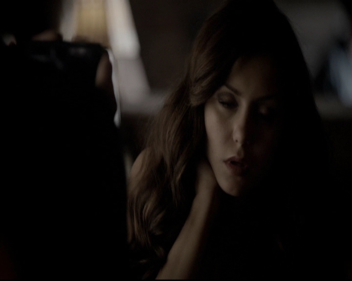 VampireDiariesWorld-dot-org_5x08DeadManOnCampus0455.jpg