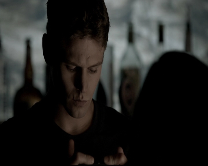 VampireDiariesWorld-dot-org_5x08DeadManOnCampus0469.jpg