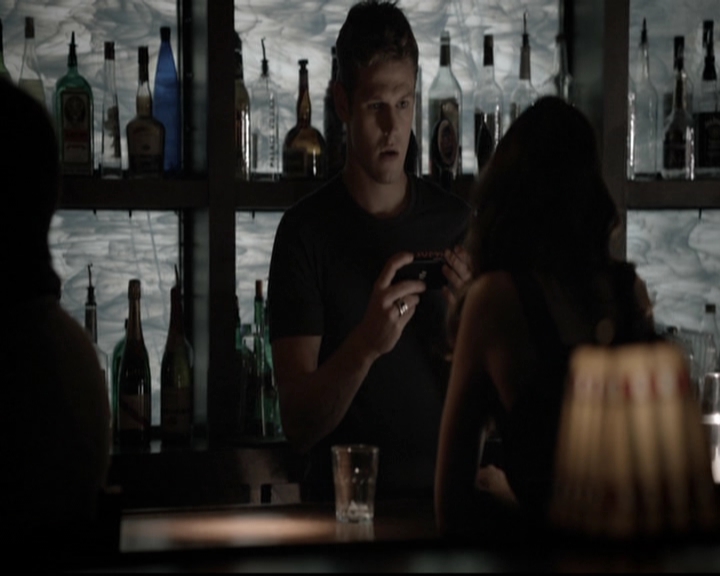 VampireDiariesWorld-dot-org_5x08DeadManOnCampus0473.jpg
