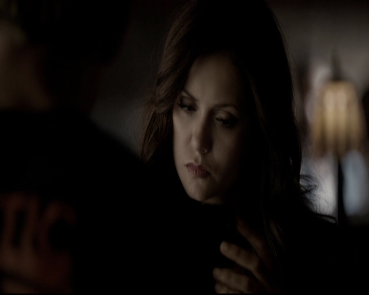 VampireDiariesWorld-dot-org_5x08DeadManOnCampus0492.jpg